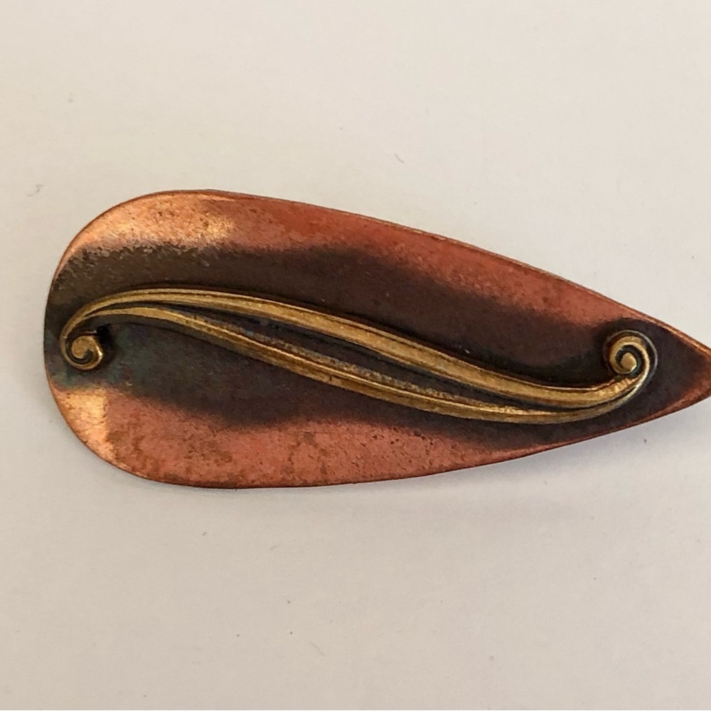 Vintage Copper  Brass leaf teardrop brooch 1.5" - Picture 5 of 5